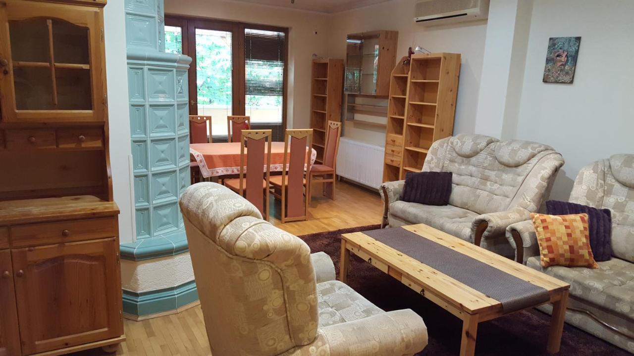Laetitia Panzió Acomodação com café da manhã Kaposvár Exterior foto