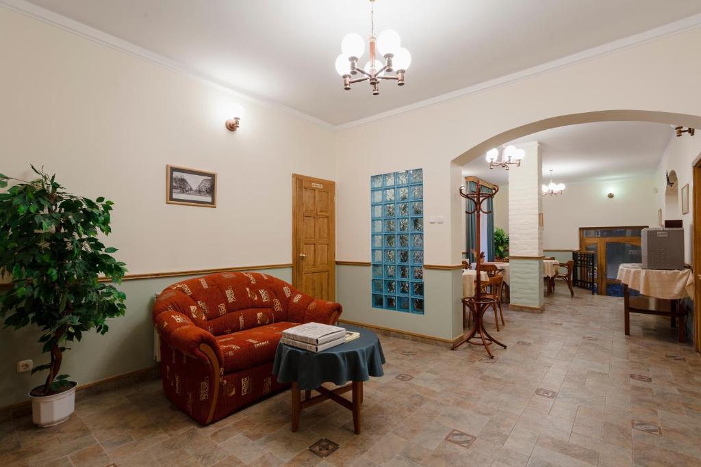 Laetitia Panzió Acomodação com café da manhã Kaposvár Exterior foto